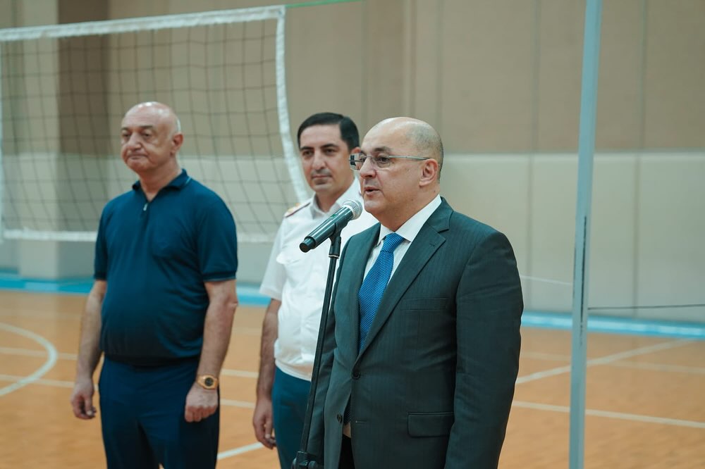 Azərbaycan Voleybol Federasiyasının prezidenti Naxçıvanda yeniyetmə qız voleybolçular və məşqçilərlə görüşüb
                                  