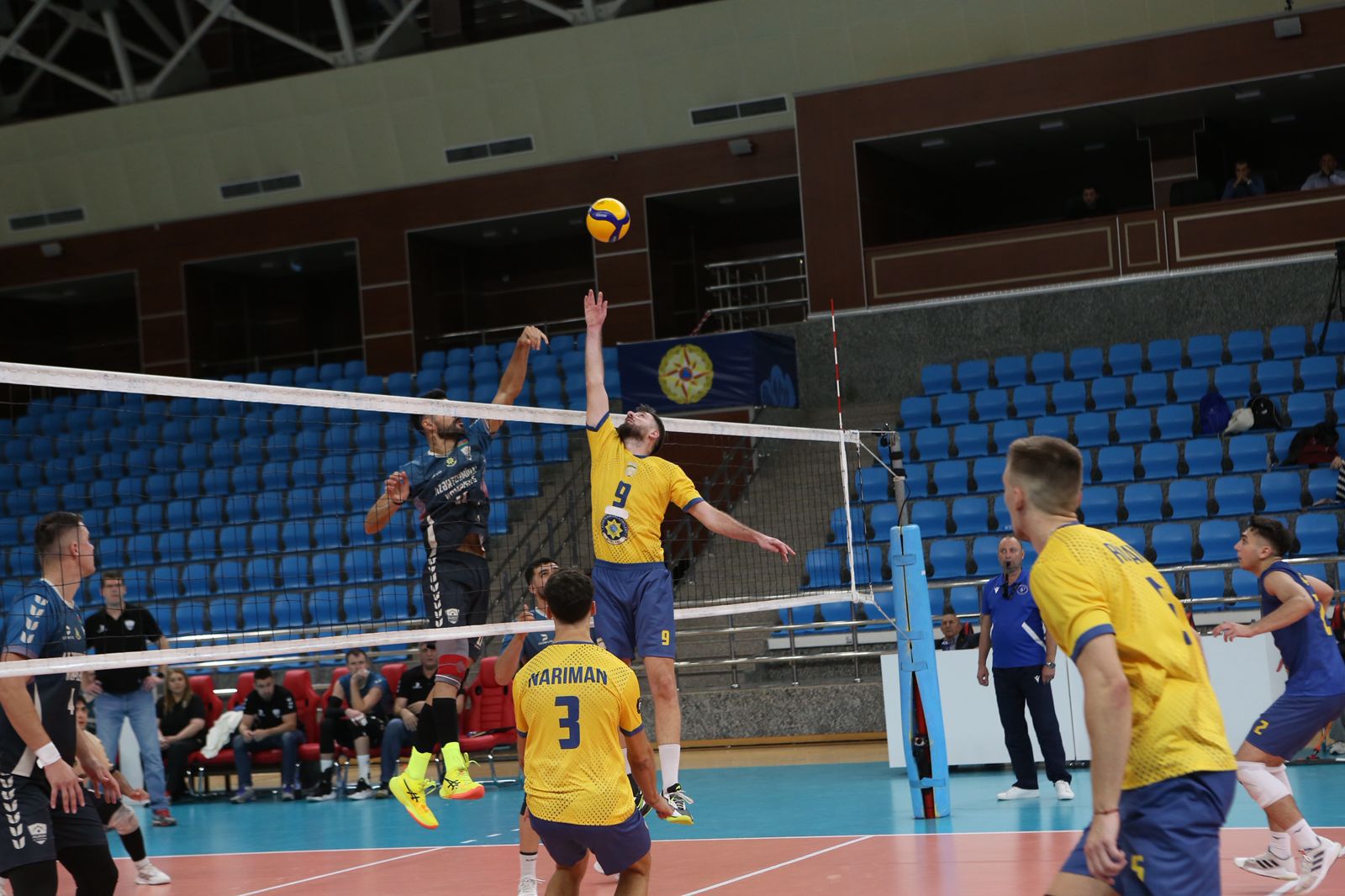 Bu gün kişi voleybolçular arasında Yüksək Liqanın 2025–2026-cı illər mövsümünə start verilib.